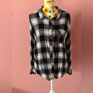 Upgrade Your Wardrobe with Our Women's Arizona Jeans Flannel Shirt in Size XXL